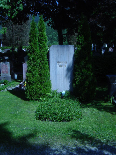 Grab von Dietrich Eckard auf dem Friedhof in Berchtesgaden.
